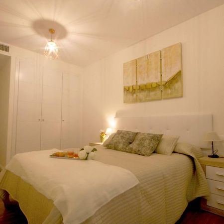 Apartamento Vacacional Carmonaアパートメント エクステリア 写真